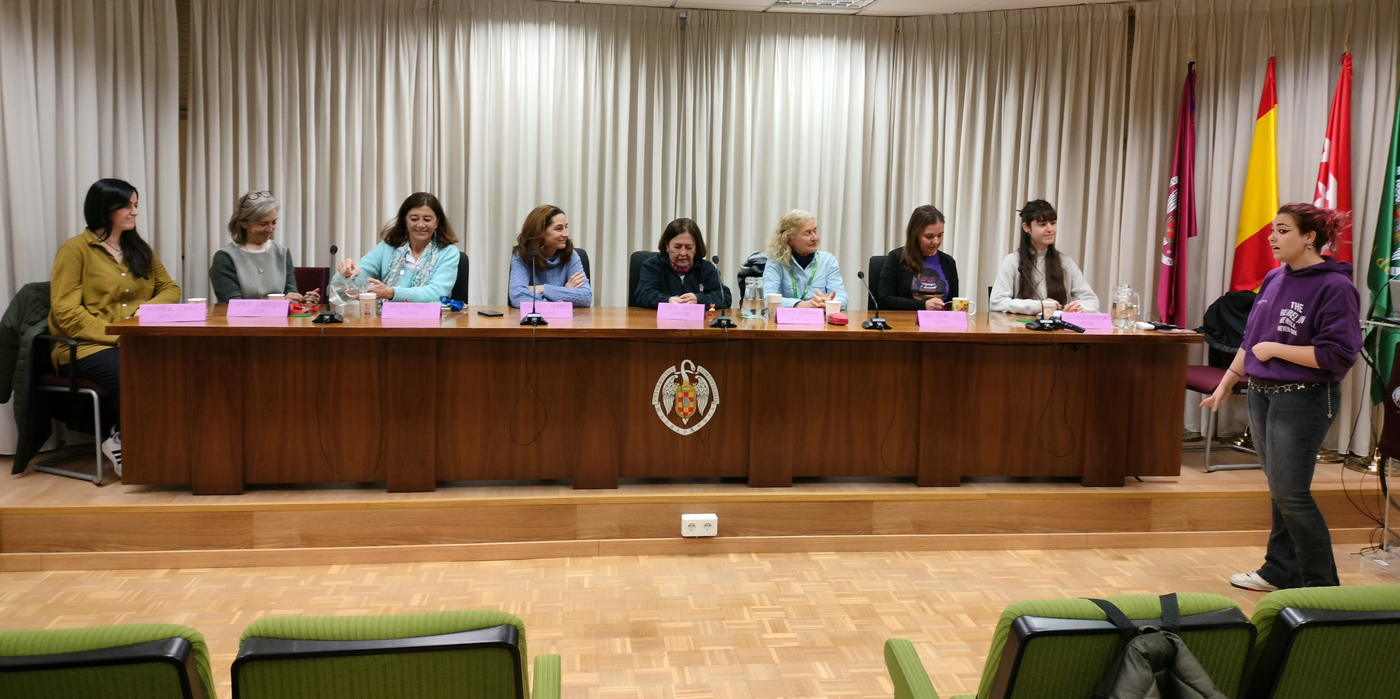 Mesa redonda 8 de Marzo